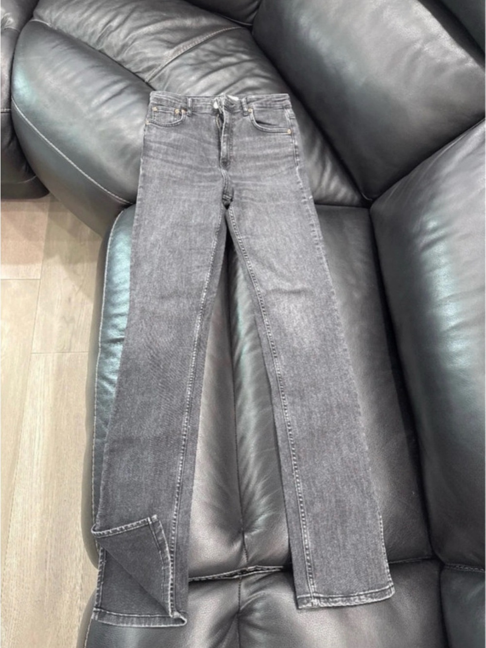 Zara Women's Straight Leg Jeans in Washed Gray